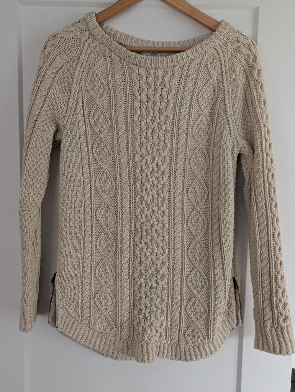 Cozy Cable Knit Women’s Sweater in Cream
